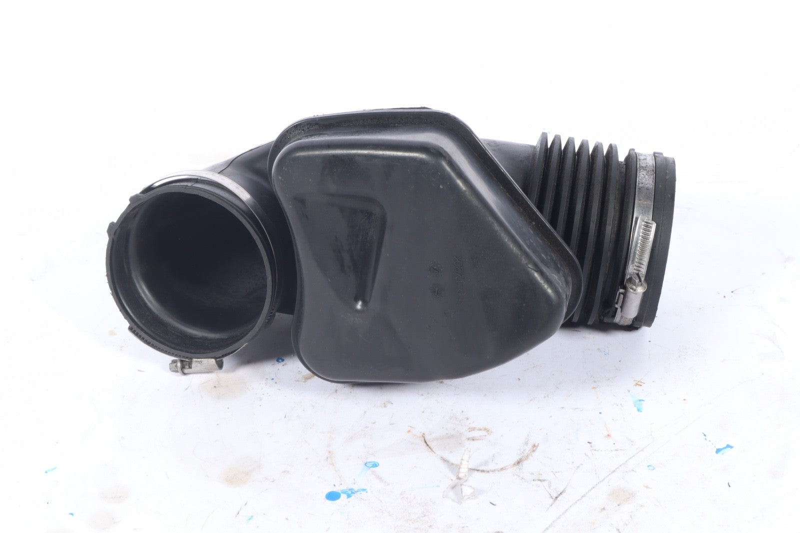 2007-2010 BMW X3 E83 Intake Duct Elbow Hose Tube 13713422609 OEM
