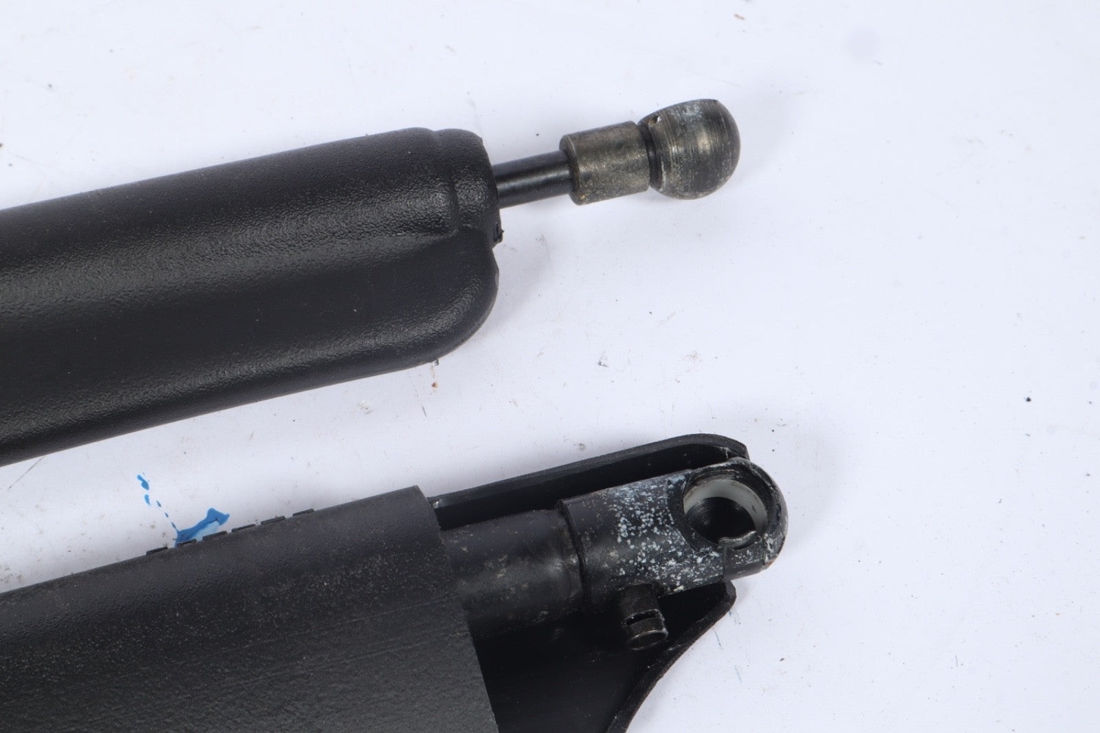 2003-2009 AUDI A4 GENUINE CONVERTIBLE TOP HYDRAULIC STRUT FITS LEFT & RIGHT OEM