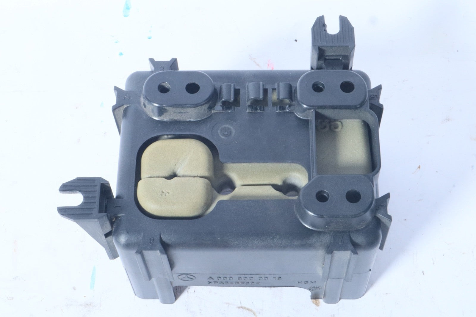 2010-2016 MERCEDES BENZ E CLASS C207 CENTRAL LOCKING VACUUM PUMP COVER OEM