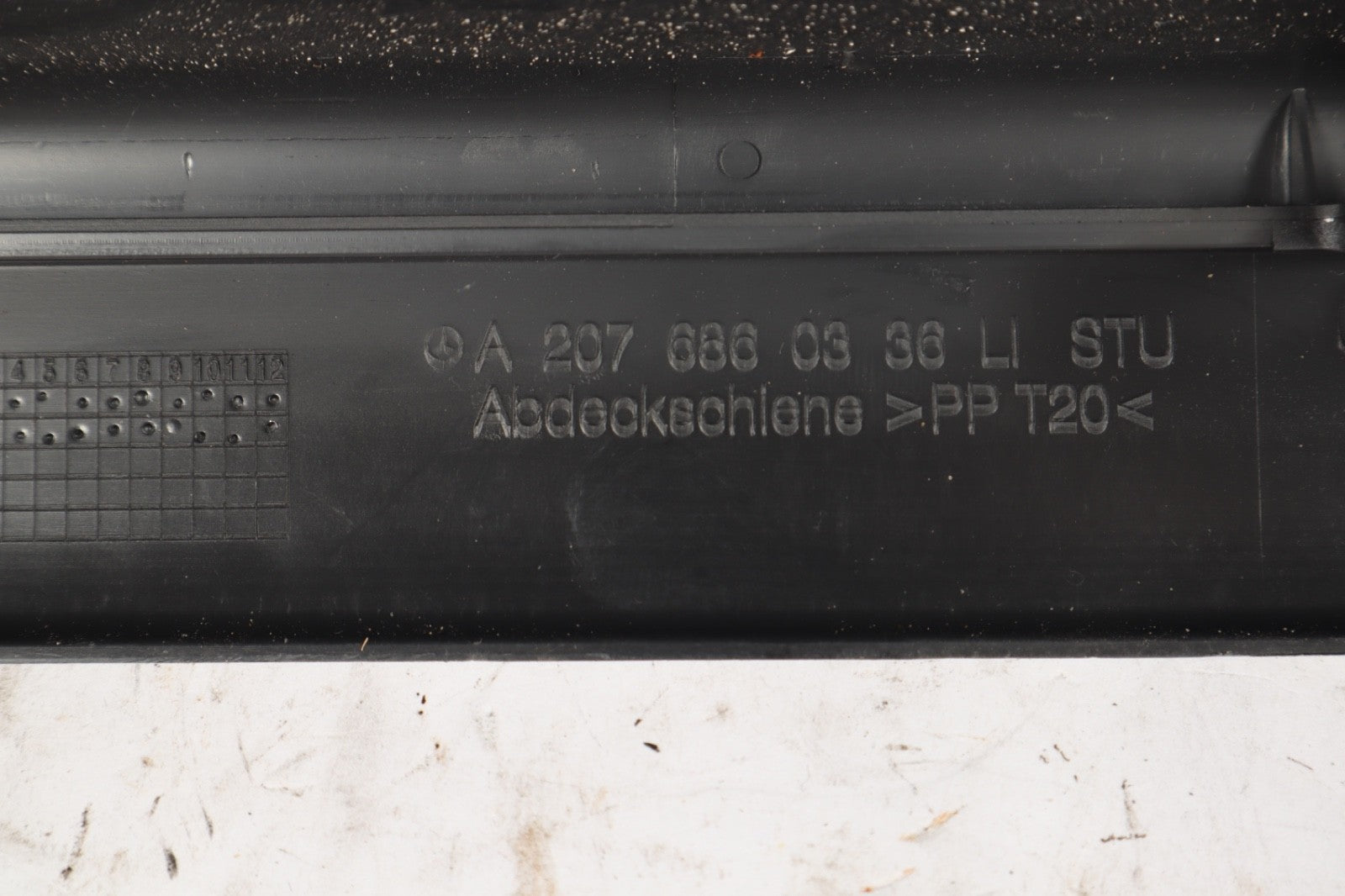 10-16 Mercedes E350 E550 Front Left Side Coupe Convertible Door Sill Trim OEM