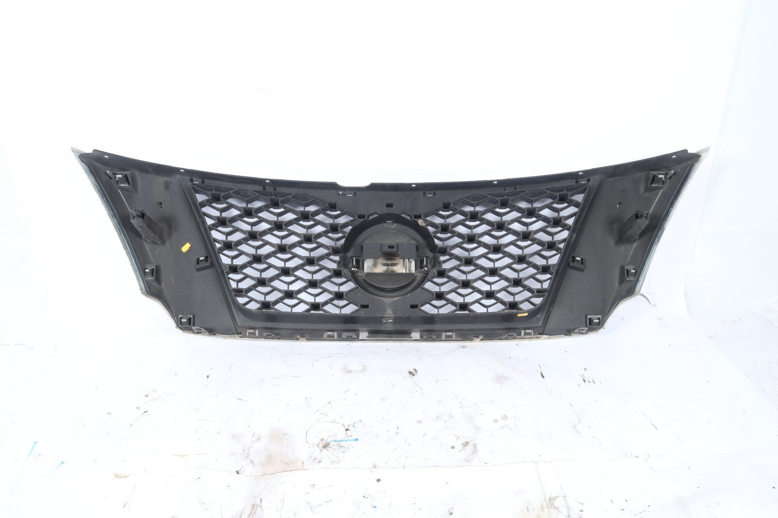 2013-2016 NISSAN PATHFINDER FRONT UPPER CHROME GRILL GRILLE OEM