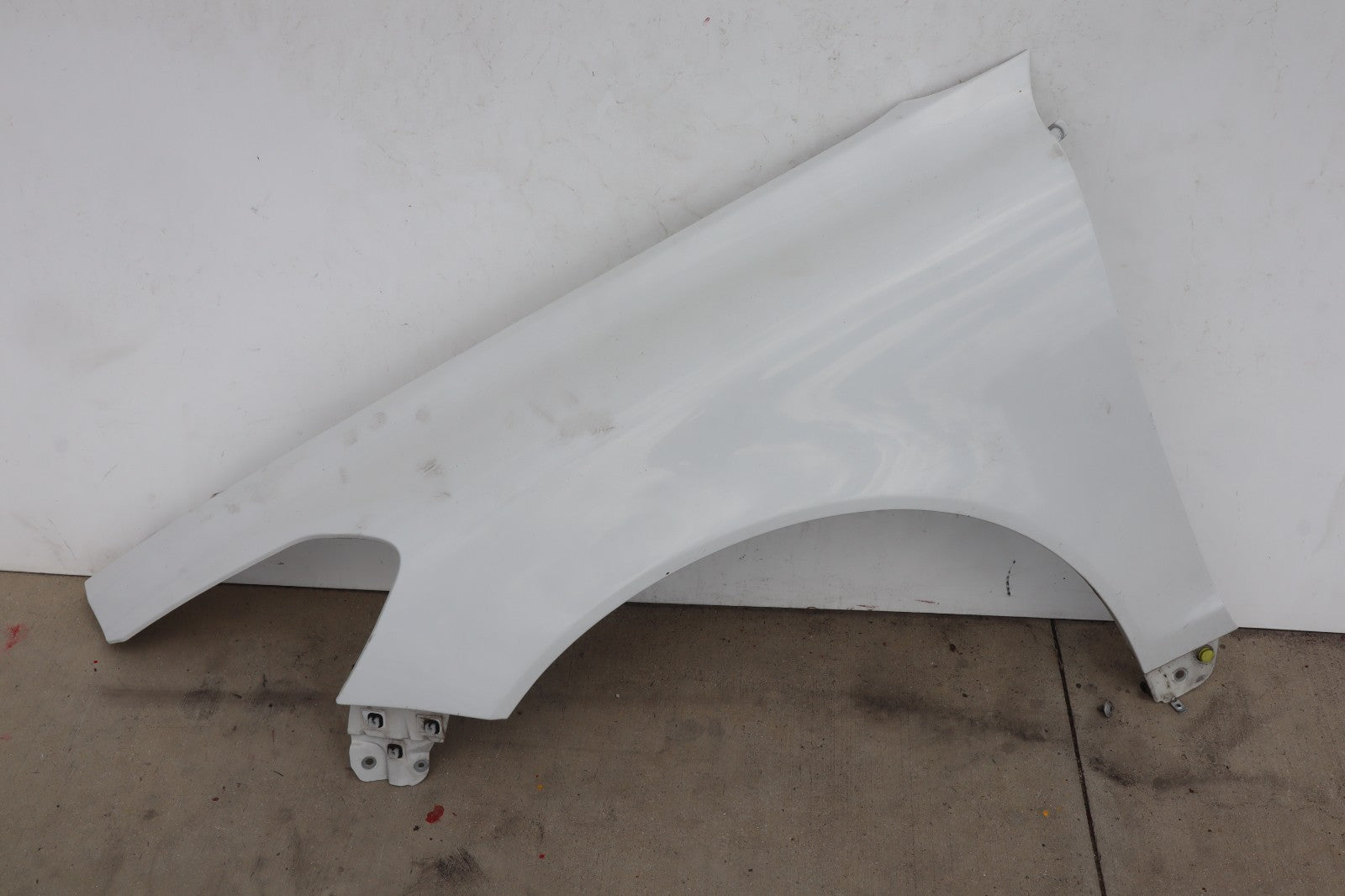 2011 VOLVO C70 FRONT LEFT FENDER OEM