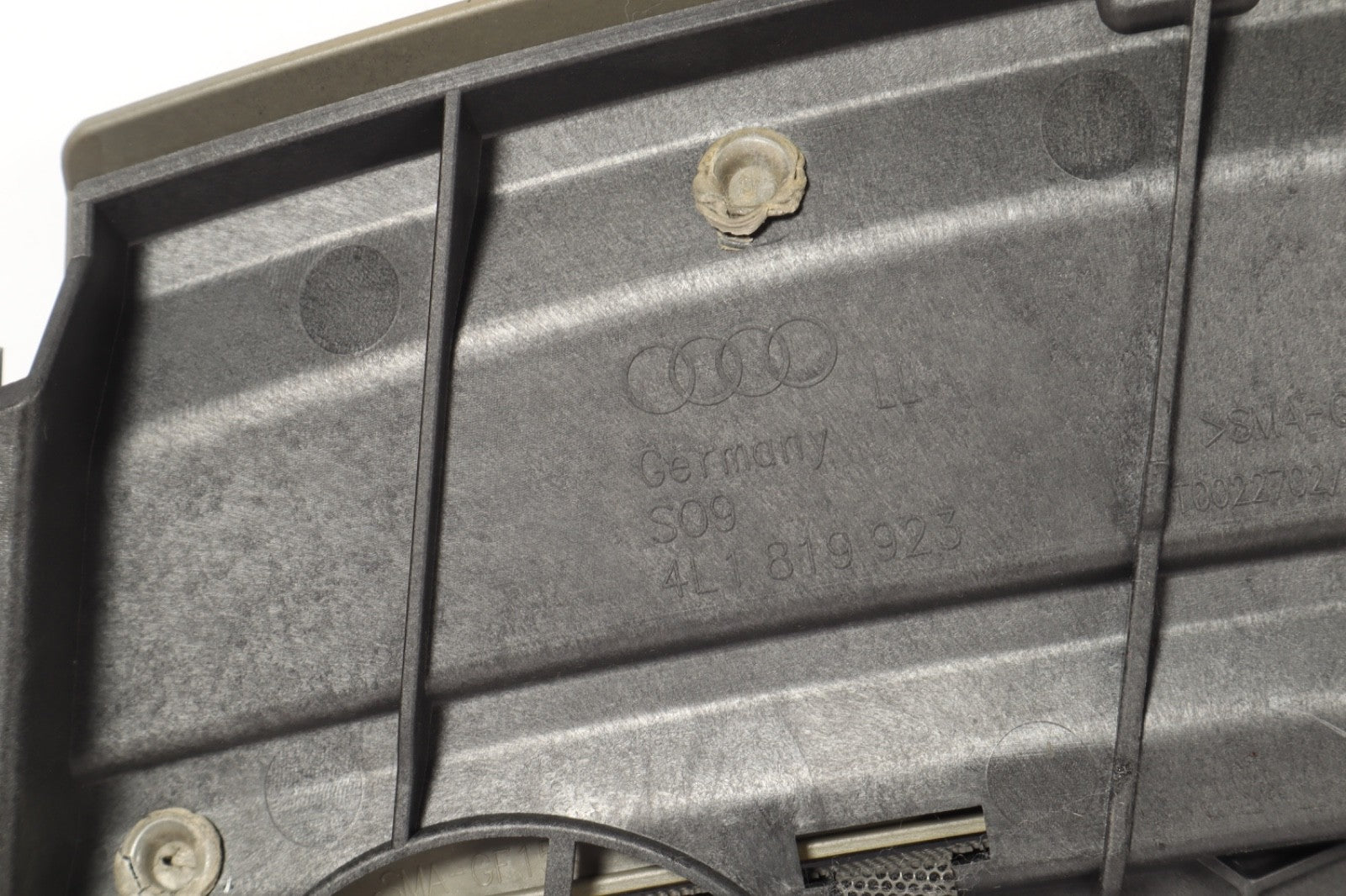 2007–2015 AUDI Q7 UPPER DASHBOARD PANEL TRIM COVER OEM 4L1819923