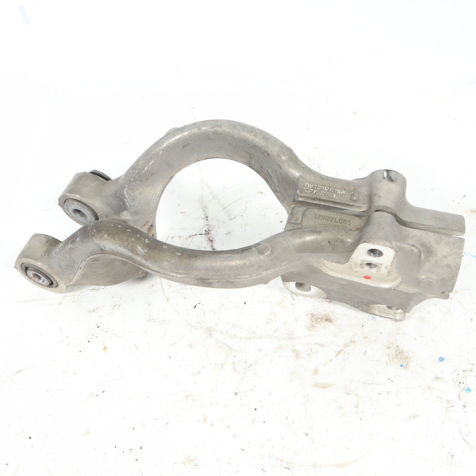 2016-2019 BUICK CASCADA FRONT LEFT SPINDLE KNUCKLE HUB OEM