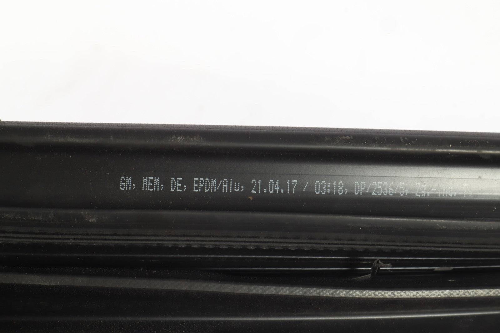 2016-2019 Buick Cascada Alert Door Window Weather Sear Rubber OEM