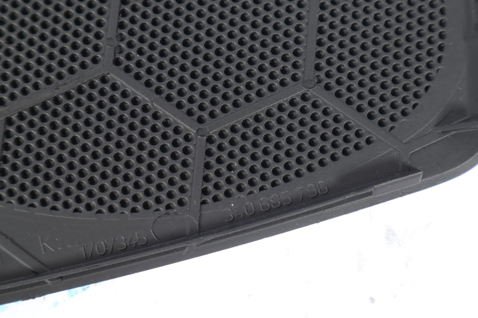 2016-2019 BUICK CASCADA LEFT SPEAKER GRILL OEM 13262609