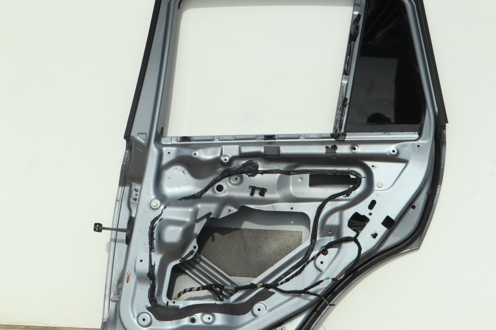 2004-2010 BMW X3 E83 Rear Right Driver Side Door Shell  OEM ONLY PICK UP!!!