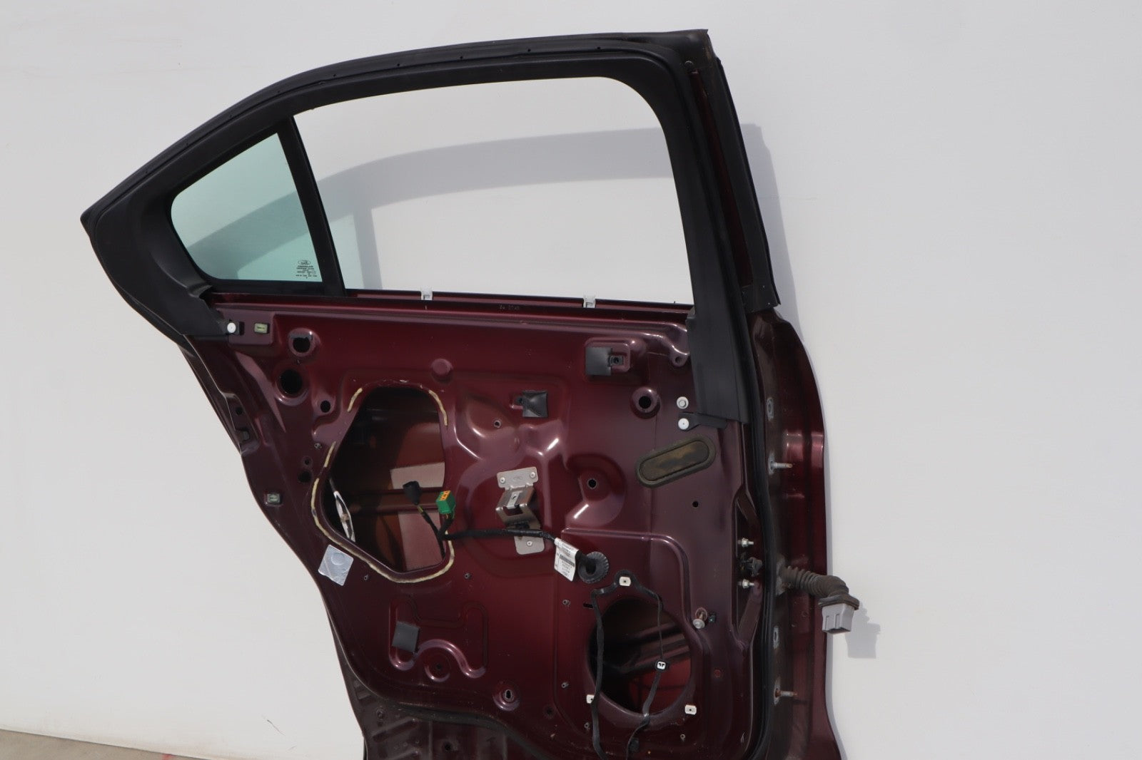 2010-2019 FORD TAURUS REAR LEFT PASSENGER SIDE DOOR SHELL OEM ONLY PICK UP!!!