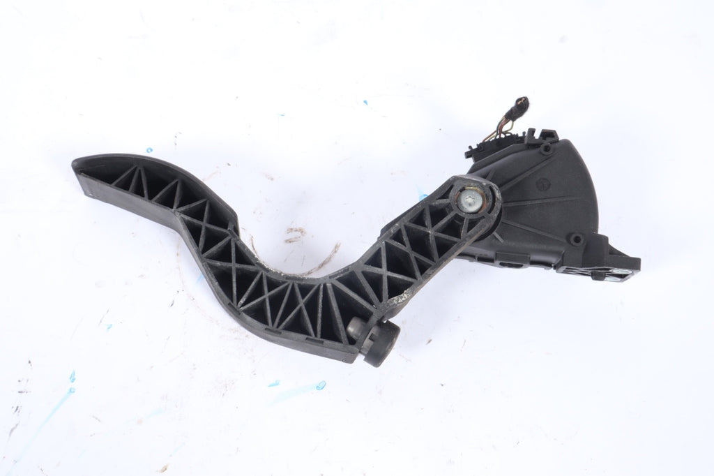 2003-2008 AUDI A4 S4 B6 B7 GAS ACCELERATOR PEDAL 8E1723523C OEM
