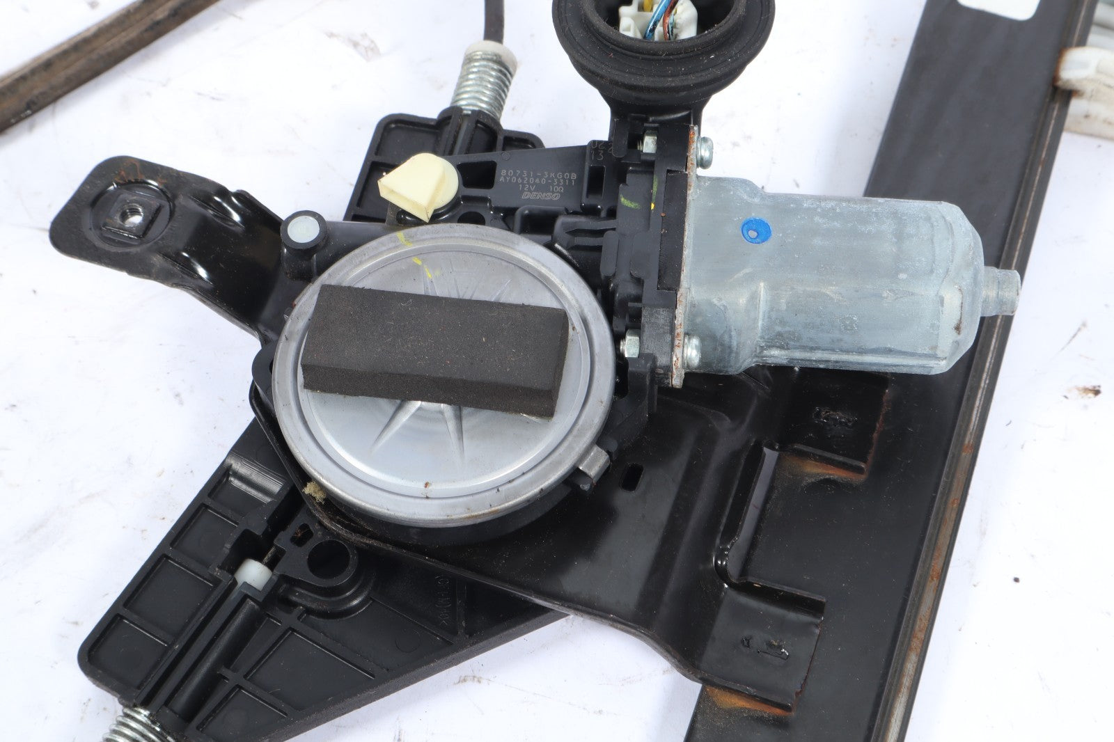 2013-2020 NISSAN PATHFINDER FRONT LEFT SIDE DOOR WINDOW REGULATOR W MOTOR OEM