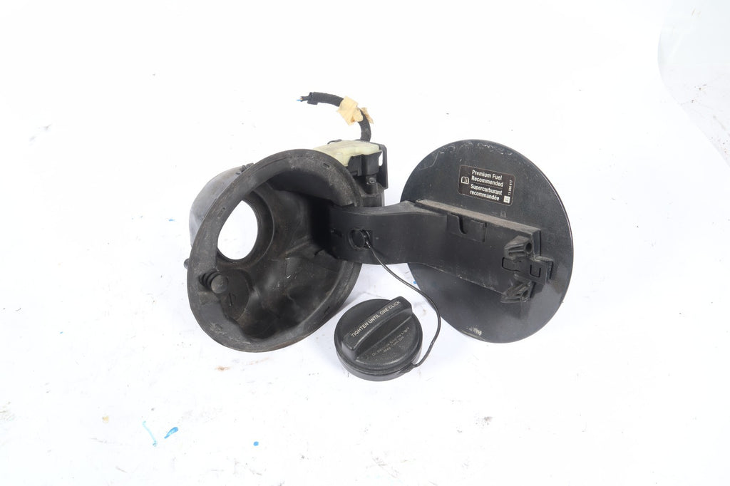 2016-2019 BUICK CASCADA FUEL TANK FILLER DOOR HOUSING 13410445OEM 13501151