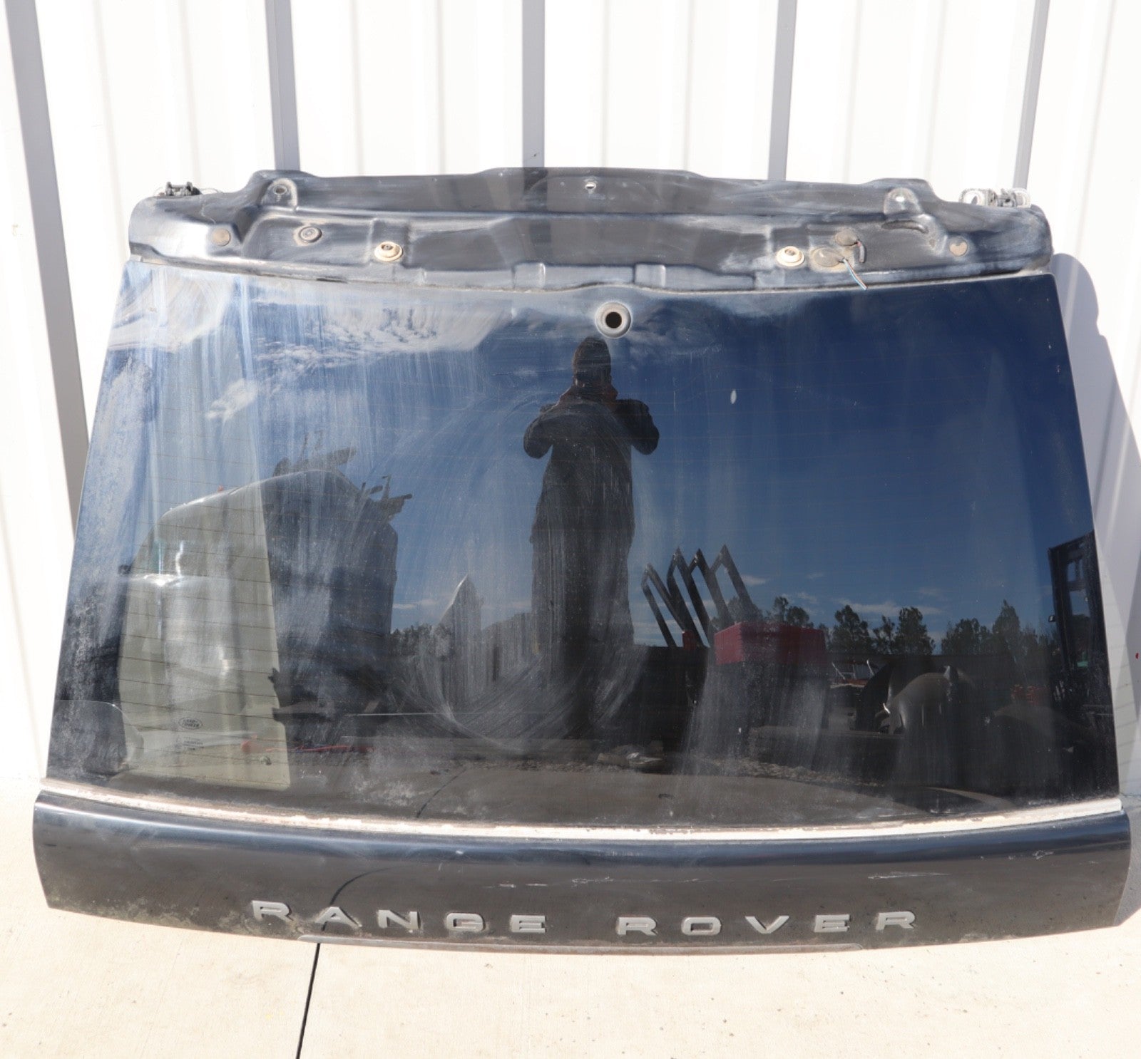 2003 2005 LAND RANGE ROVER L322  TRUNK TAILGATE W/ WINDOW GLASS OEM