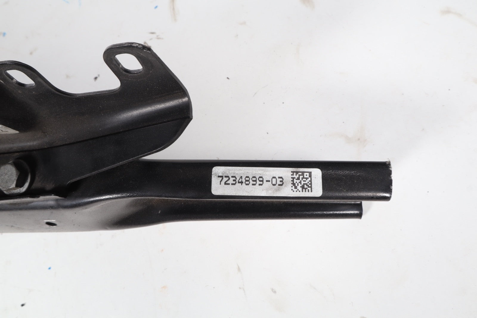 2012-2018 BMW F13 F06 650i 640i M6 FRONT RADIATOR CORE UPPER SUPPORT BRACKET OEM