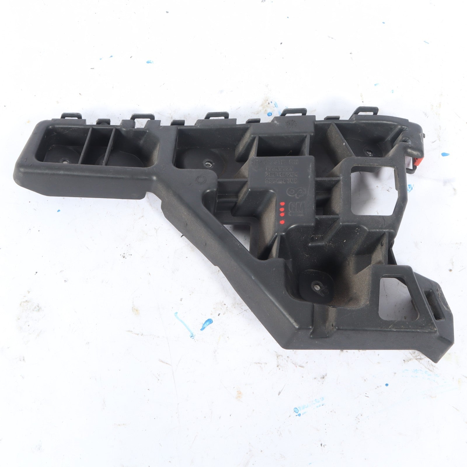 2016–2019 BUICK CASCADA REAR RIGHT BUMPER BRACKET GUIDE OEM 13369029