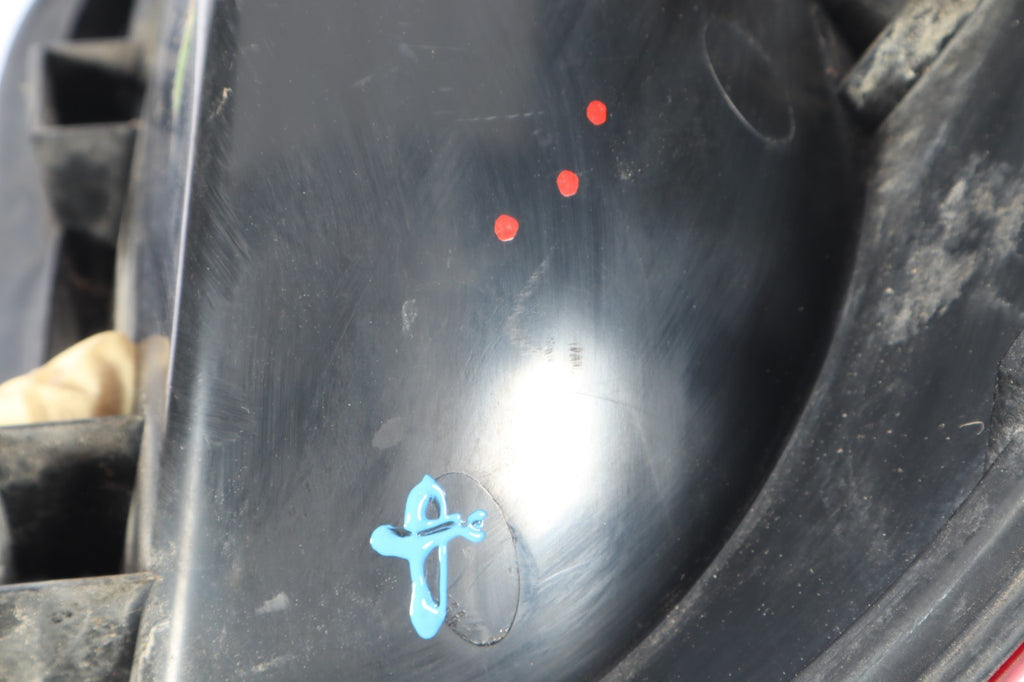 2001-2003 DODGE GRAND CARAVAN TAIL LIGHT LAMP ASSEMBLY LEFT DRIVER SIDE OEM