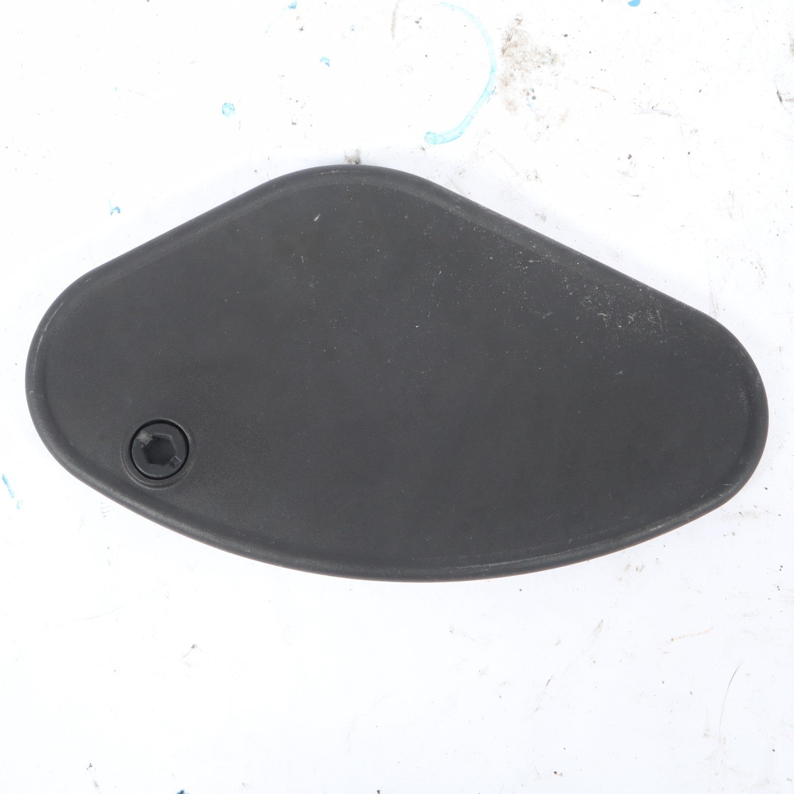 2016-2019 BUICK CASCADA  REAR TAIL LAMP COVER LEFT OEM