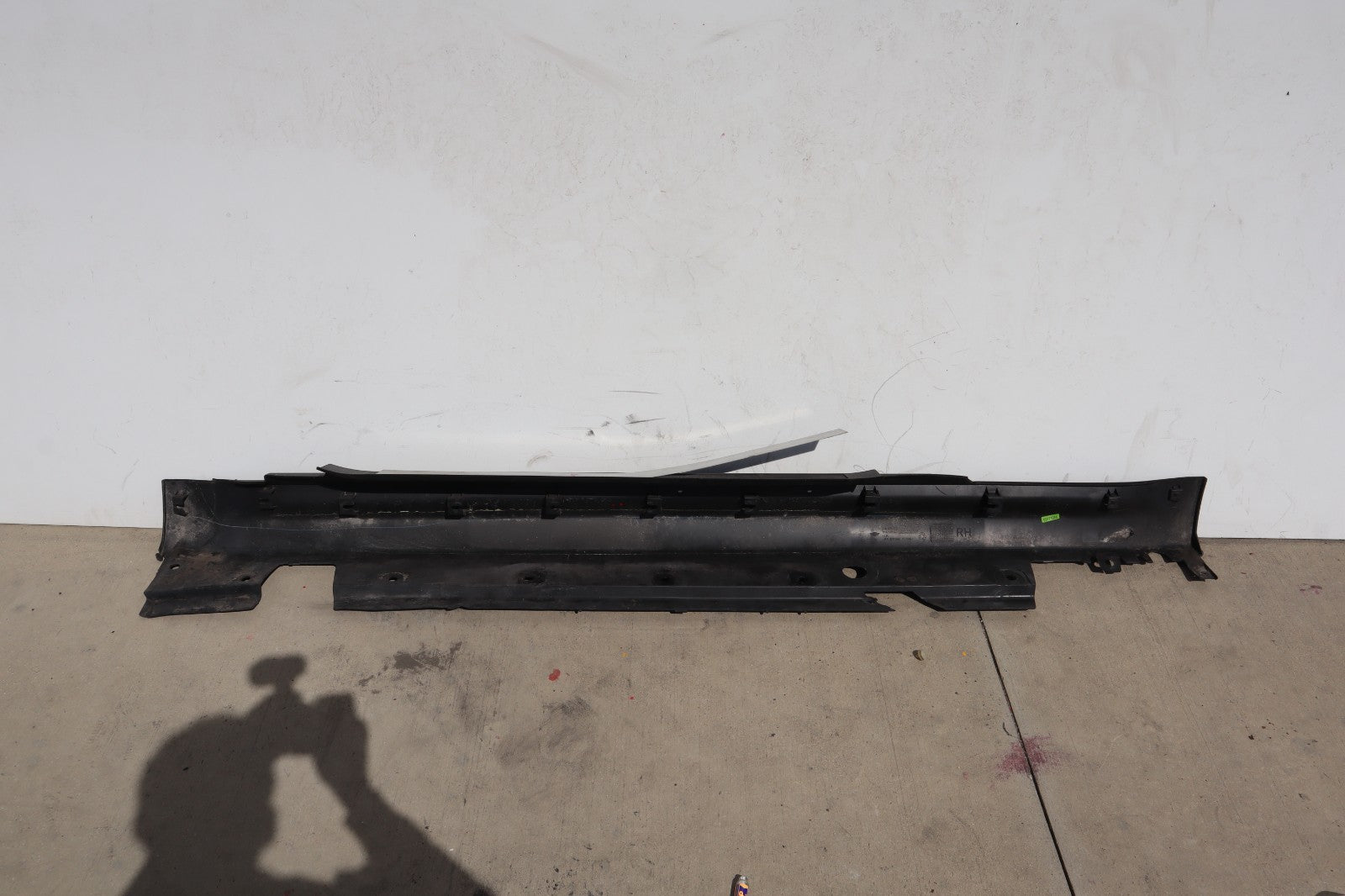 2011-2014 MINI COOPER R56 RIGHT PASSENGER SIDE SKIRT ROCKER PANEL TRIM OEM