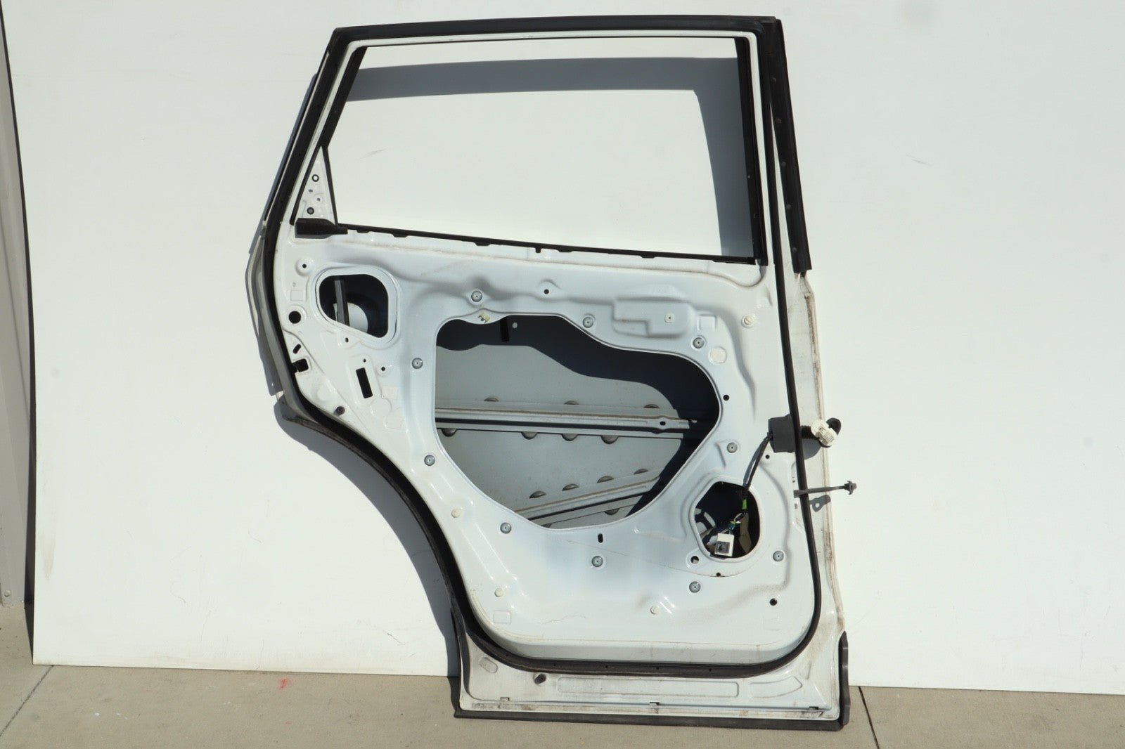 2007-2015 MAZDA CX-9 REAR LEFT SIDE DOOR SHELL PANEL OEM ONLY PICK UP!!!