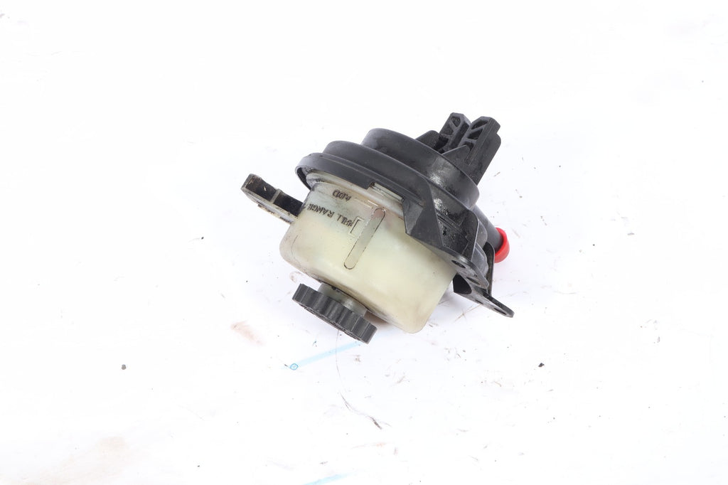 2001-2007 DODGE GRAND CARAVAN POWER STEERING RESERVOIR WITH CAP OEM