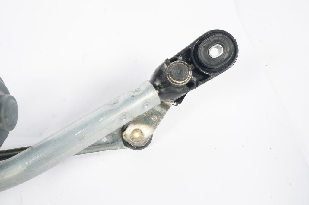 2018 - 2025 ALFA ROMEO STELVIO FRONT WINDSHIELD WIPER LINKAGE OEM 00505565970