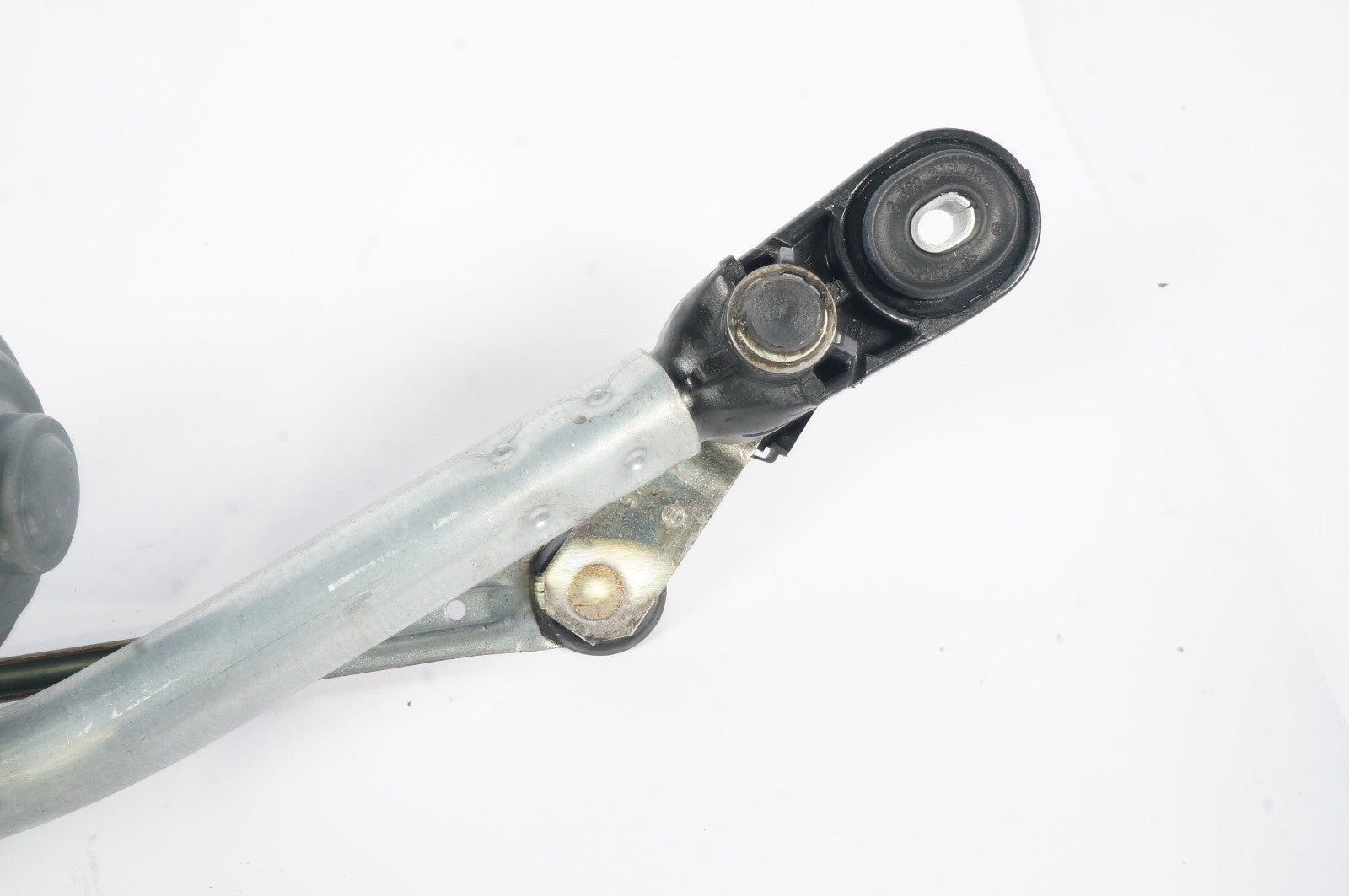 2018 - 2025 ALFA ROMEO STELVIO FRONT WINDSHIELD WIPER LINKAGE OEM 00505565970