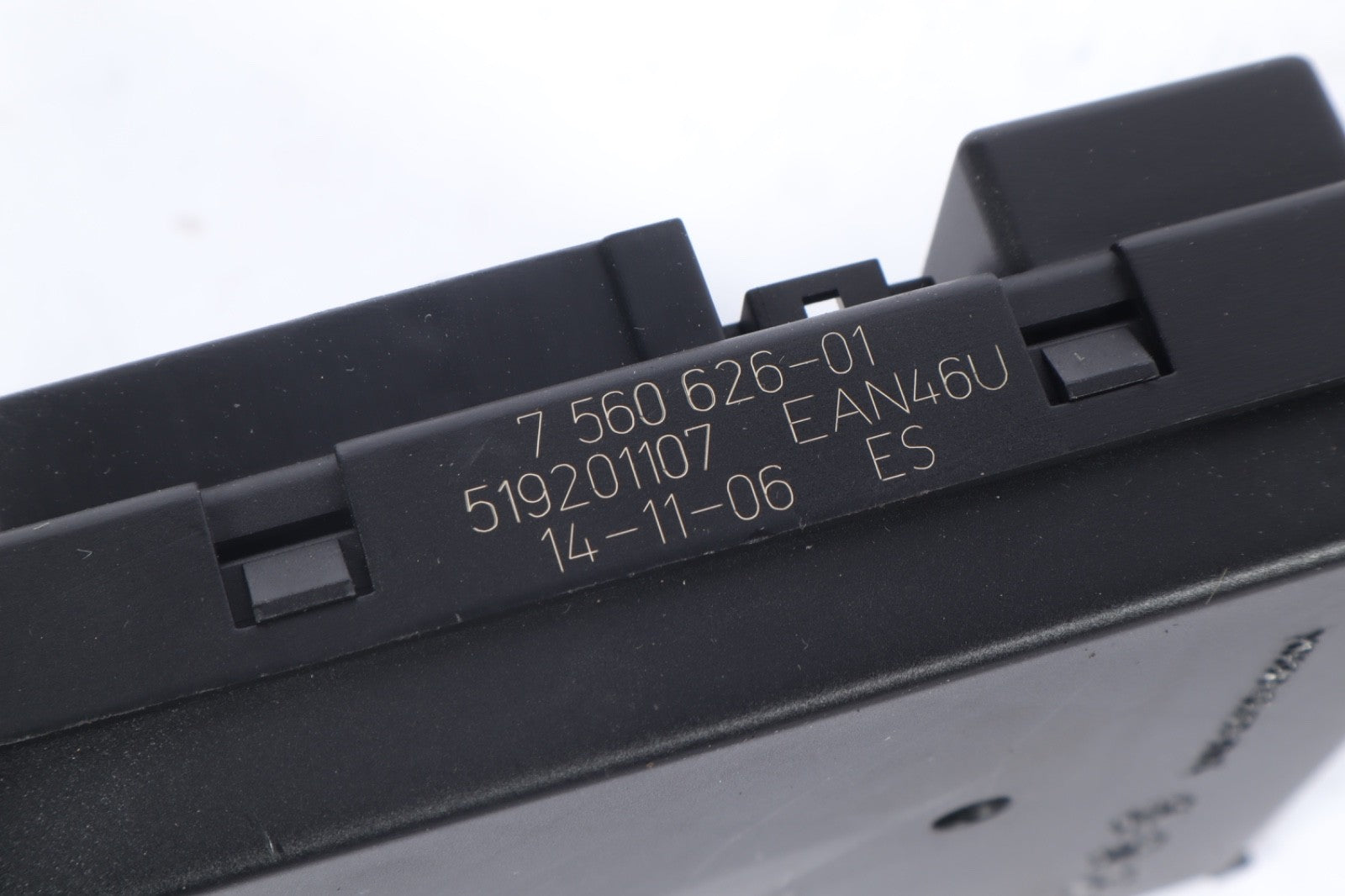 2003-2010 BMW X3 E83 2.5i 3.0i  Chassis Control Module Fuse Box ECM 7560626 OEM