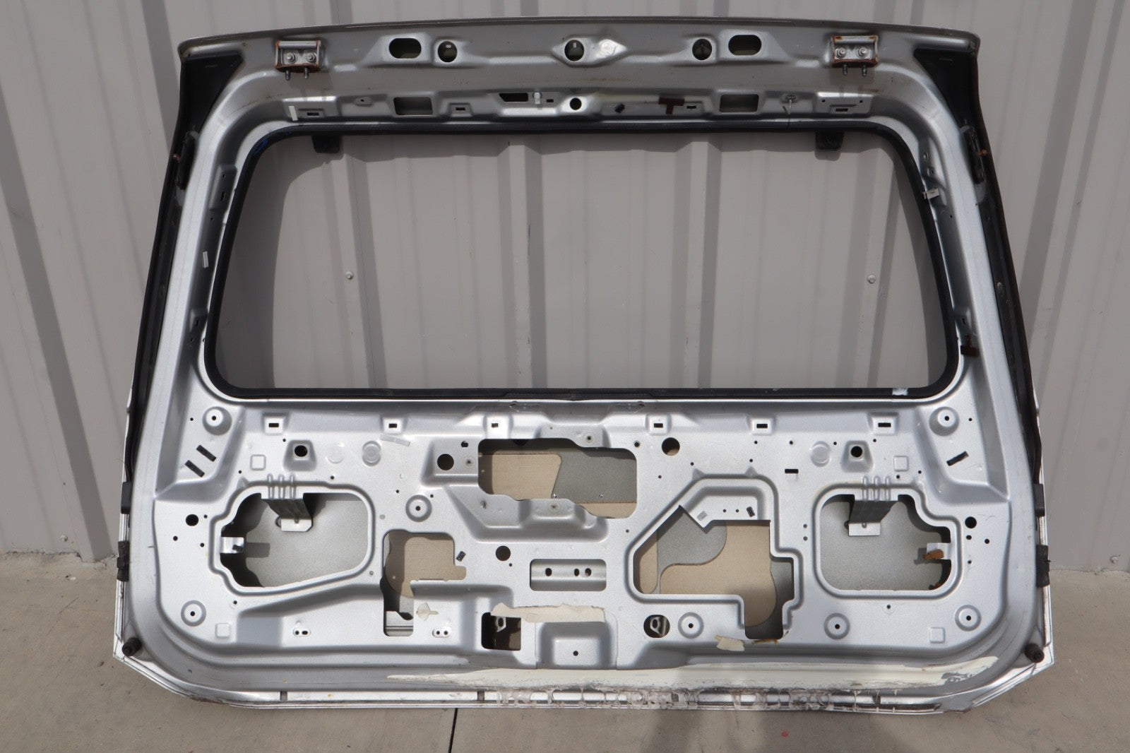 2004-2015 NISSAN ARMADA LIFTGATE TRUNK SHELL SILVER OEM