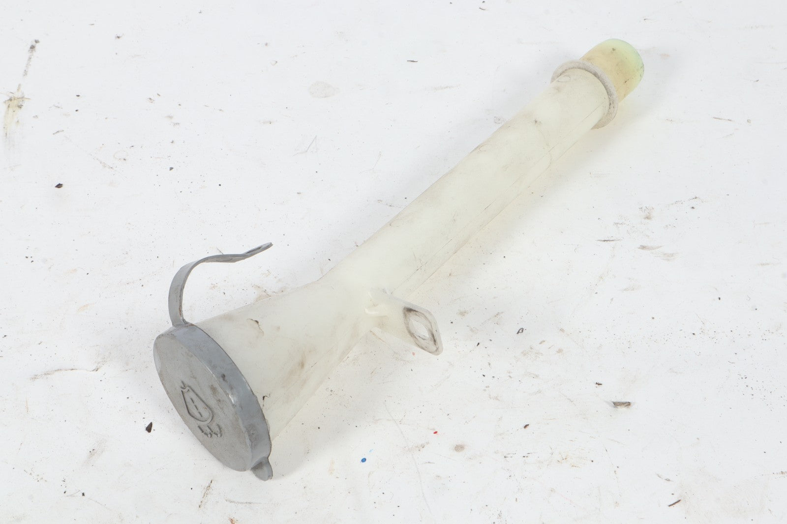 2013 - 2020 NISSAN PATHFINDER WINDSHIELD WASHER RESERVOIR FILLER NECK TUBE OEM