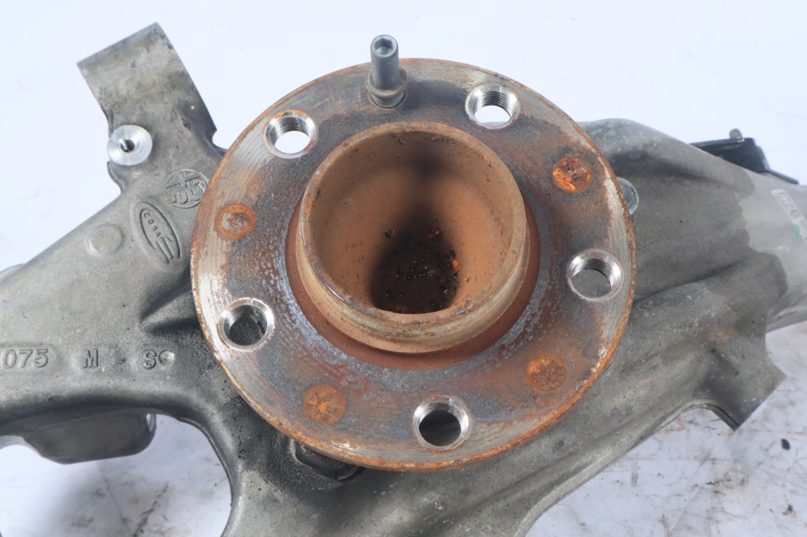 2017-2025 ALFA ROMEO STELVIO AWD FRONT LEFT SPINDLE KNUCKLE HUB OEM