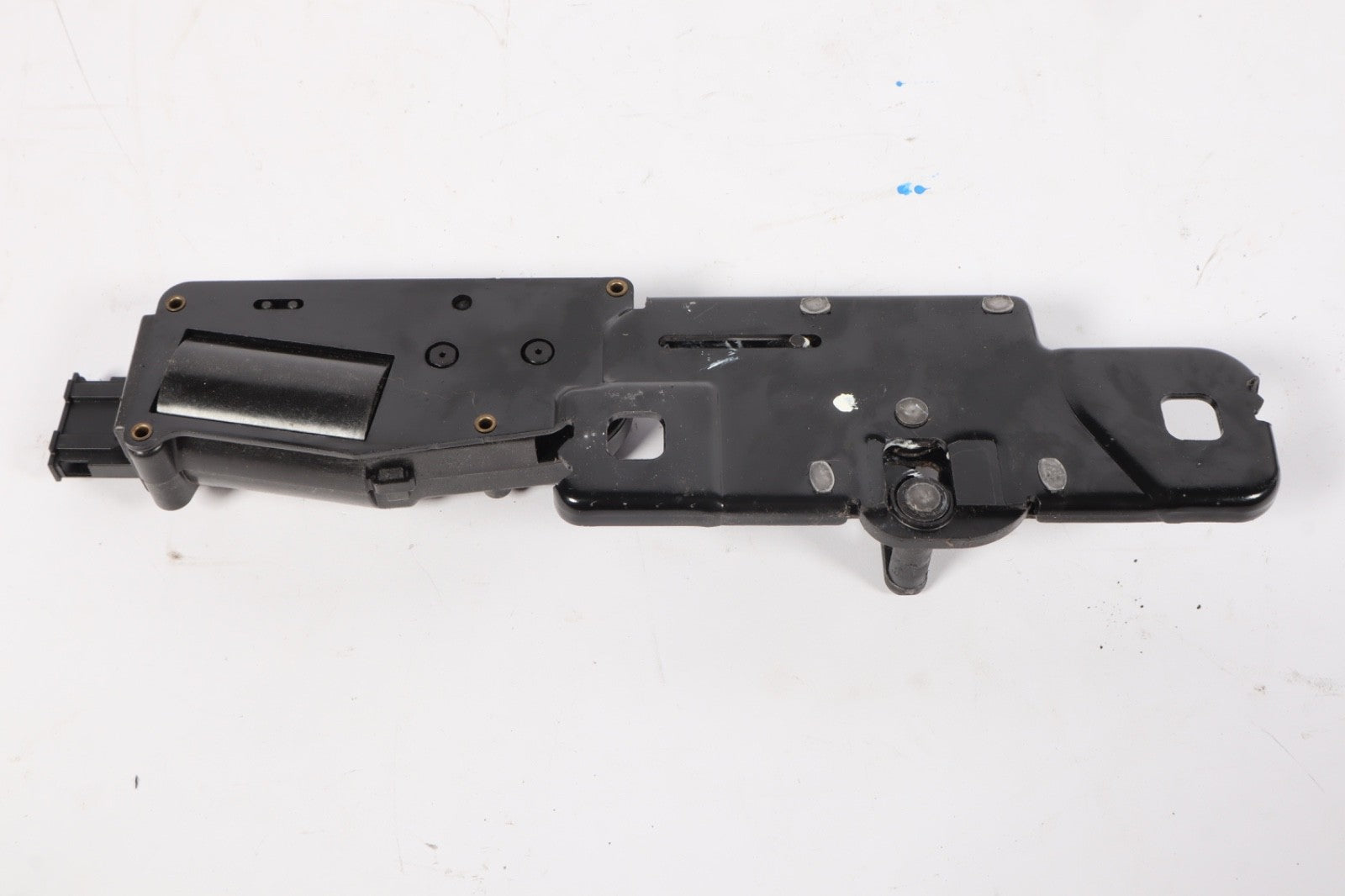 12-18 Audi A7 Rear Trunk Lid Latch Lock Actuator Striker Plate 4H0827383 OEM
