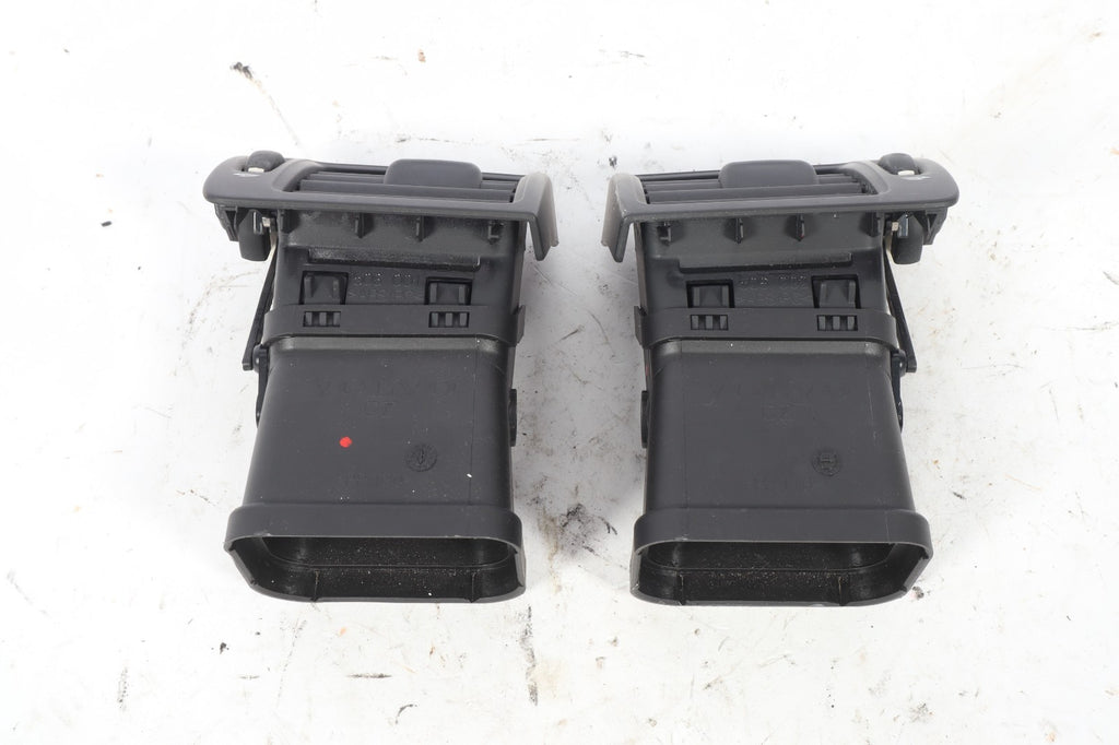 2007-2013 VOLVO C30 DASHBOARD AC HEATER AIR VENT GRILLE OEM LEFT  RIGHT PAIR OEM