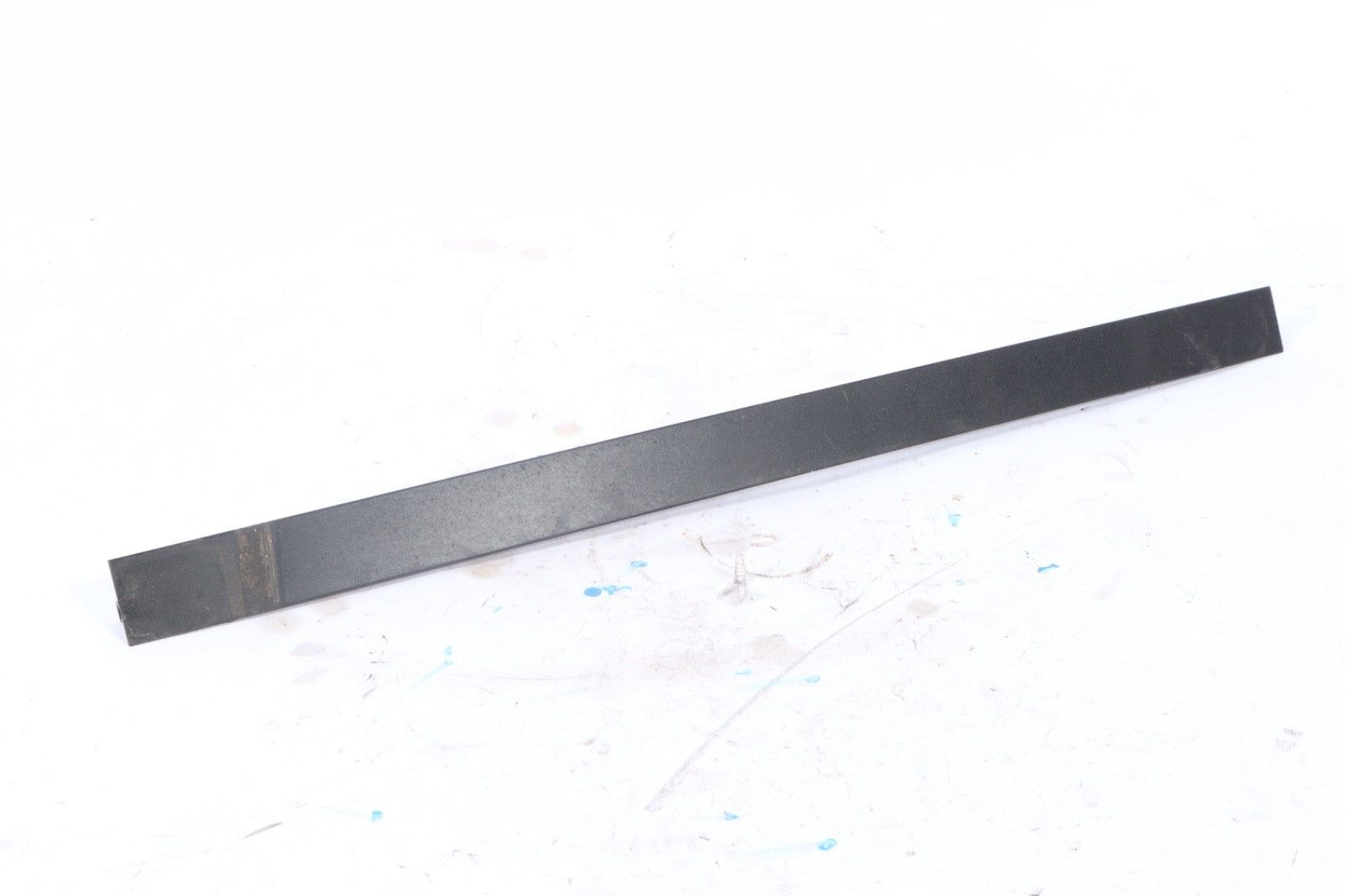 2003-2012 RANGE ROVER RIGHT PASSENGER REAR DOOR WINDOW BELT REVEAL MOLDING OEM