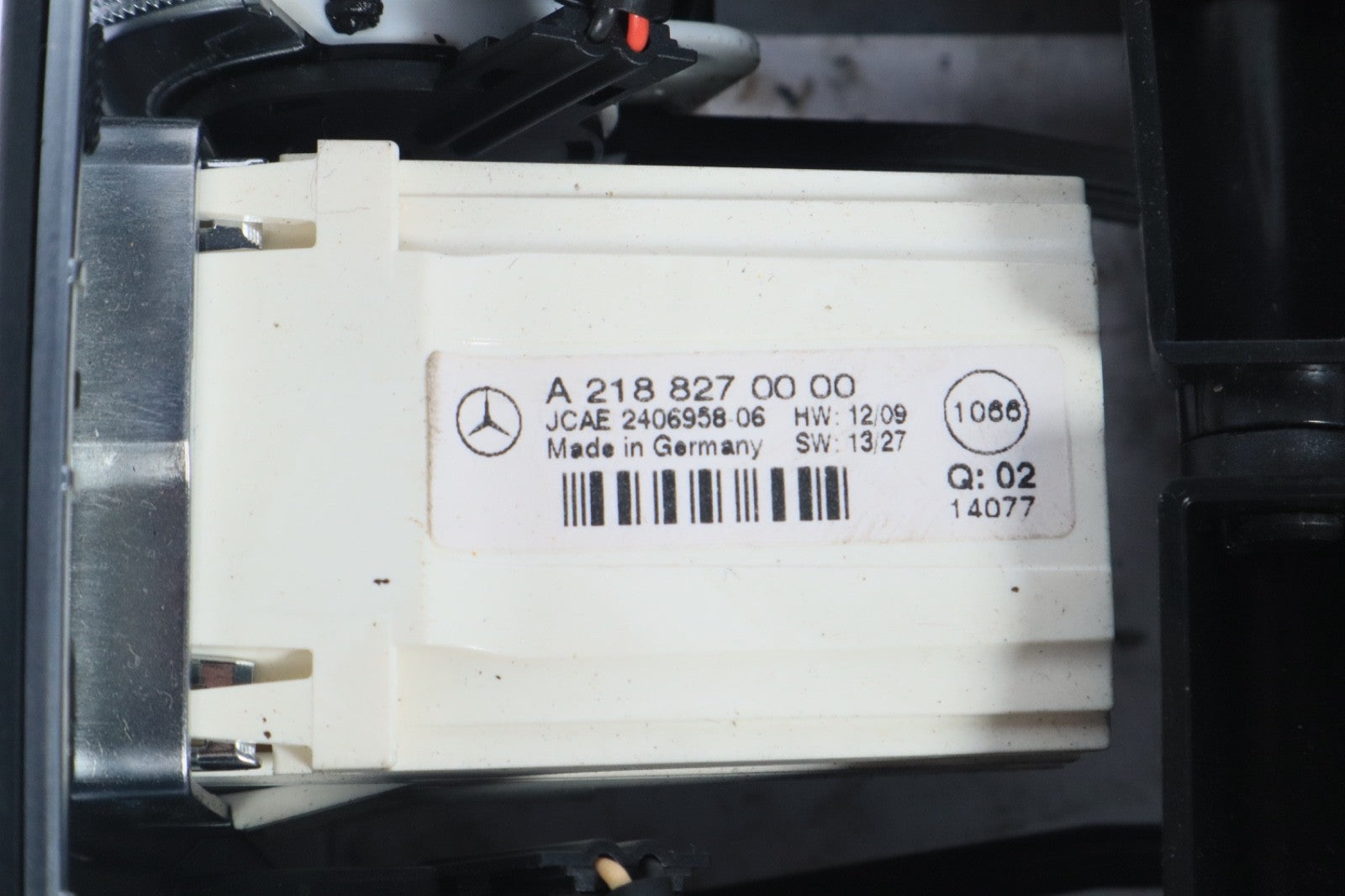 2014 - 2017 Mercedes C207 E350 Center Dash Dashboard AC Air Vent A2078300000 OEM