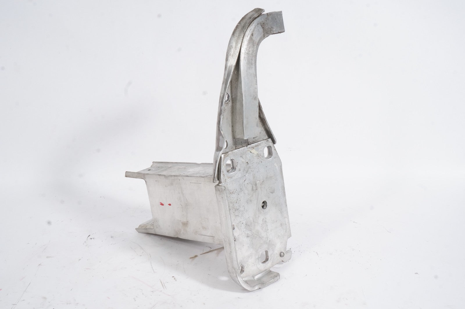 2012-2018 AUDI A6 A7 S6 S7 RS7 (C7 4G8) RIGHT FRONT BUMPER REINFORCEMENT BRACKET