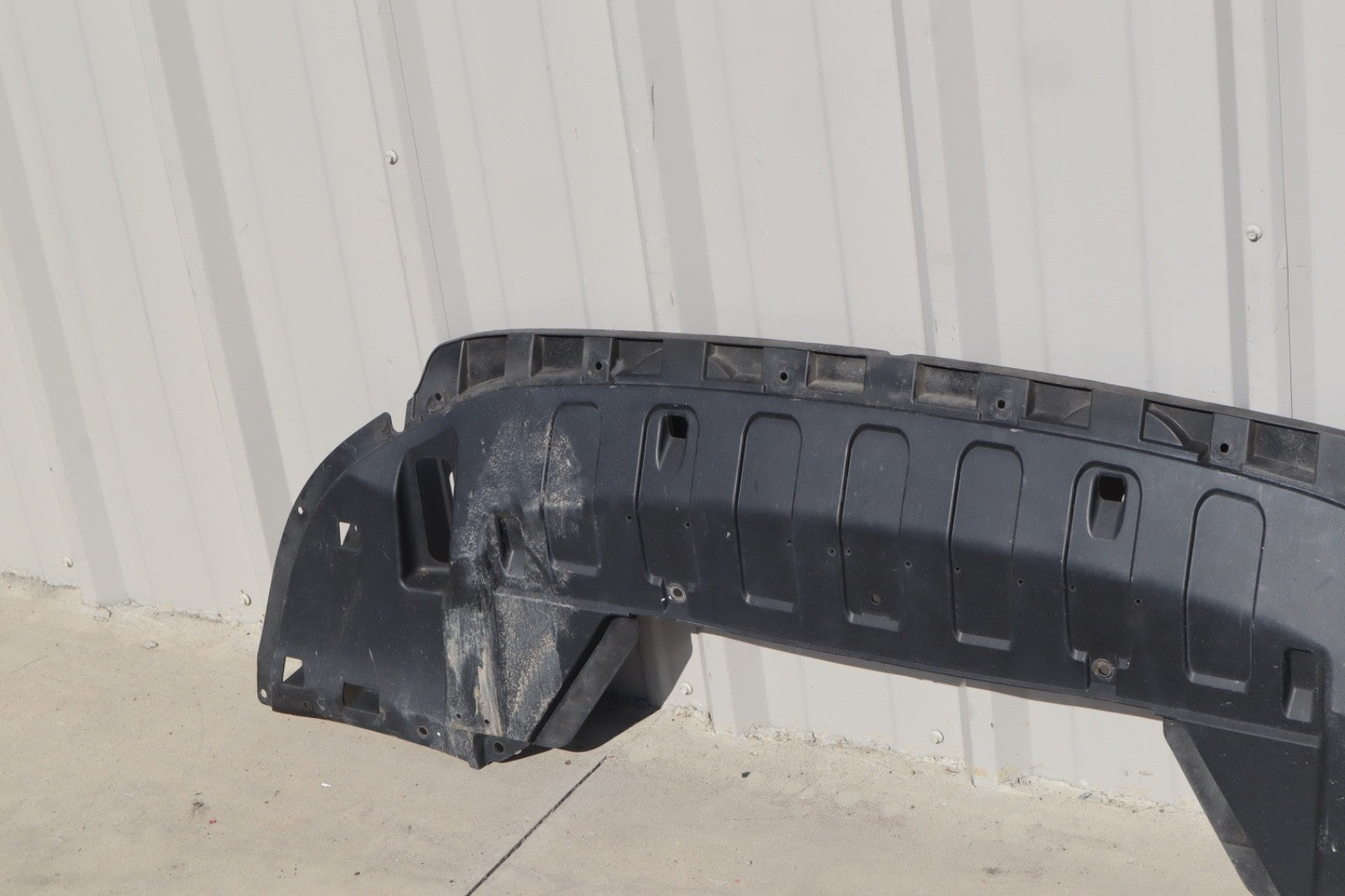 2014 - 2020 MITSUBISHI OUTLANDER FRONT BUMPER UNDER TRAY SPLASH GUARD COVER OEM
