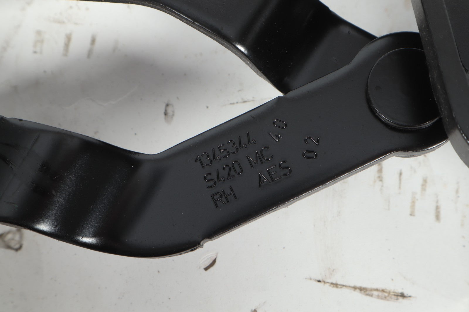 2016-2019 BUICK CASCADA RIGHT CONVERTIBLE TOP LIFT HINGE OEM 13369972