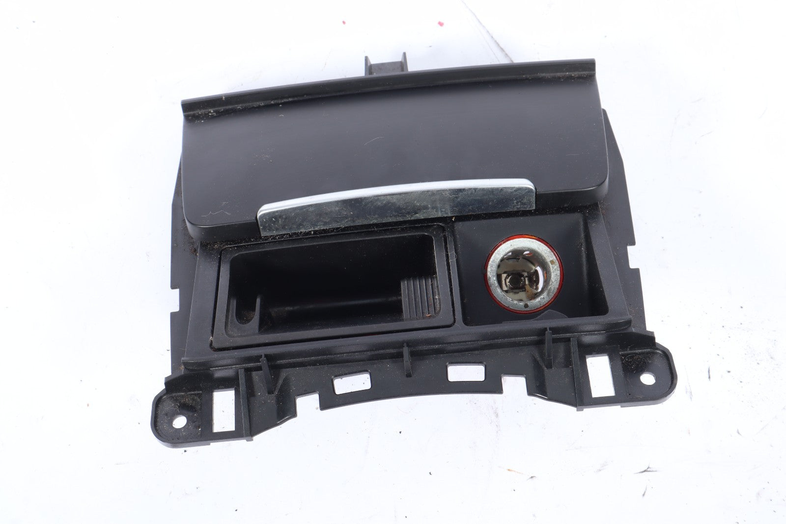 2009‑2016 AUDI Q5 FRONT ASHTRAY ASH TRAY ASSEMBLY 8K0857951 OEM
