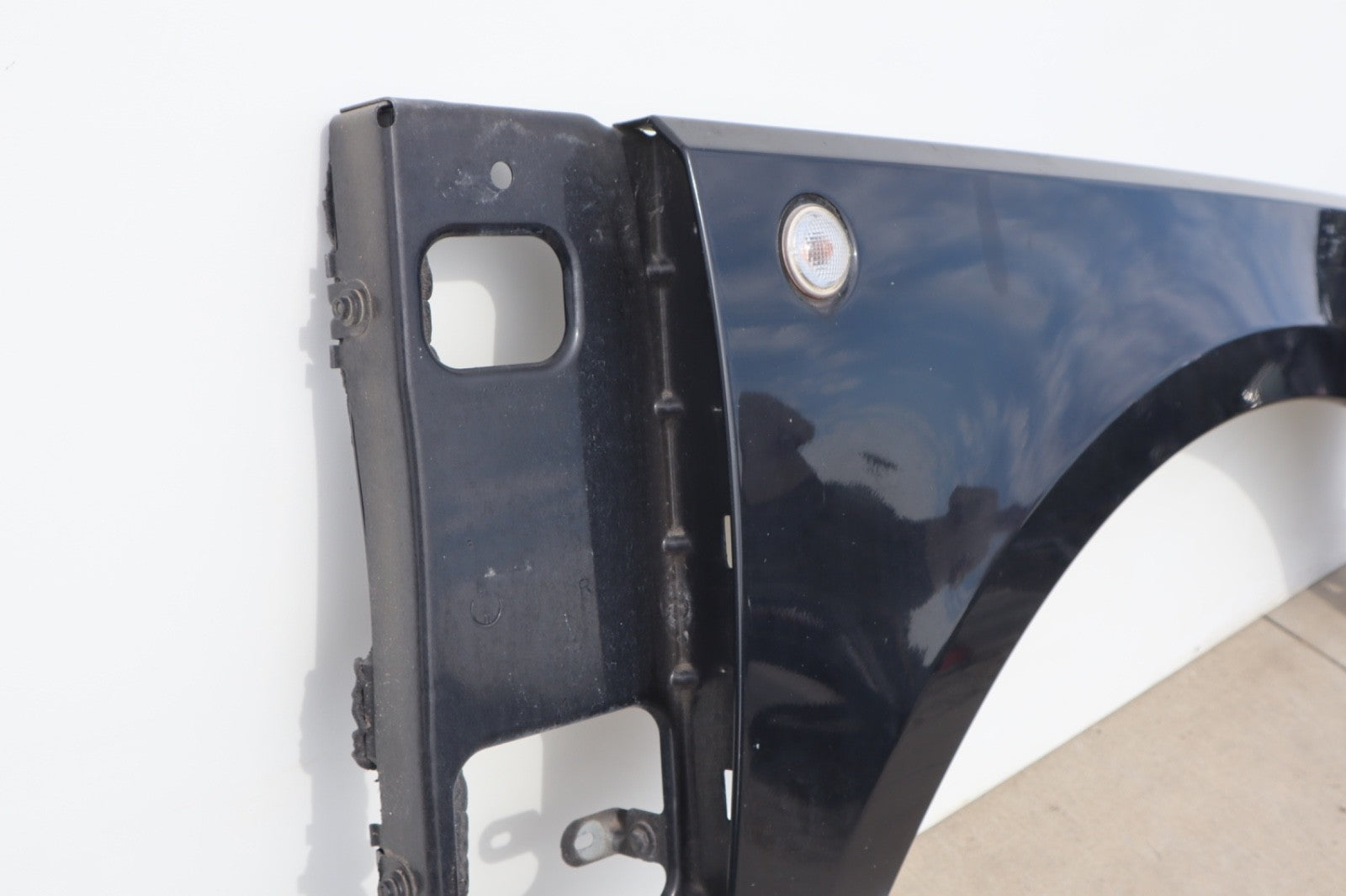 2006-2012 LAND ROVER RANGE ROVER RIGHT FENDER  OEM
