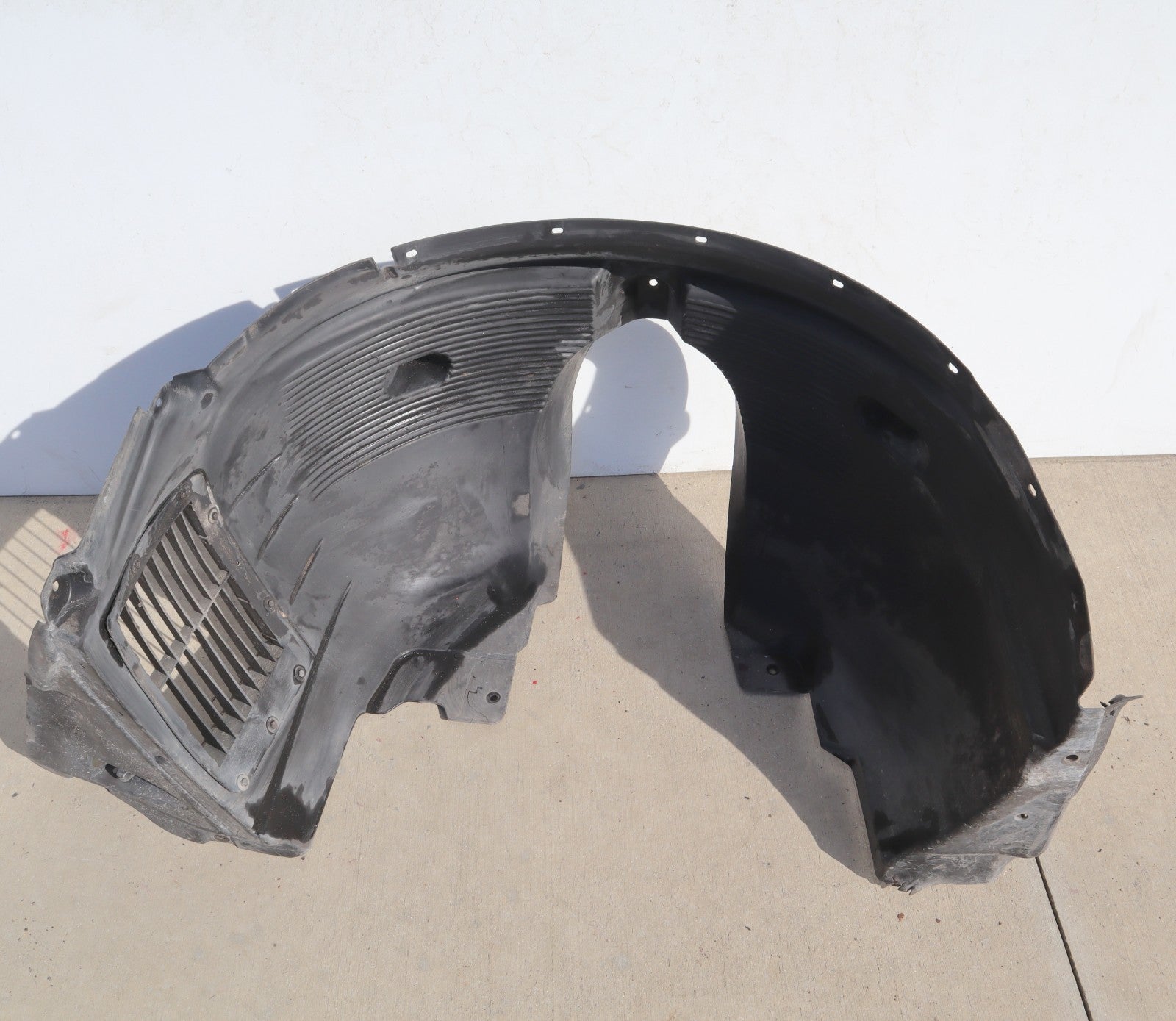 2007-2010 BMW X3 FRONT LEFT DRIVER SIDE ARCH LINER FOR ADDITION COOLER OEM