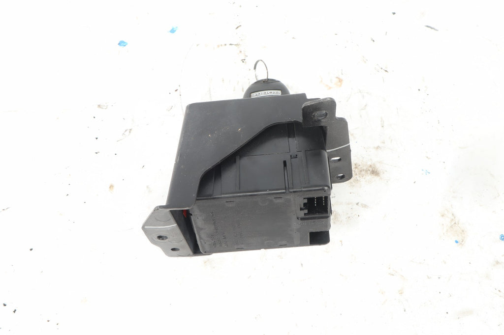 2015-2020 DODGE GRAND CARAVAN IGNITION SWITCH RECIEVER WITH KEY OEM