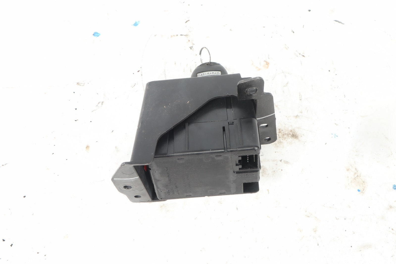 2015-2020 DODGE GRAND CARAVAN IGNITION SWITCH RECIEVER WITH KEY OEM
