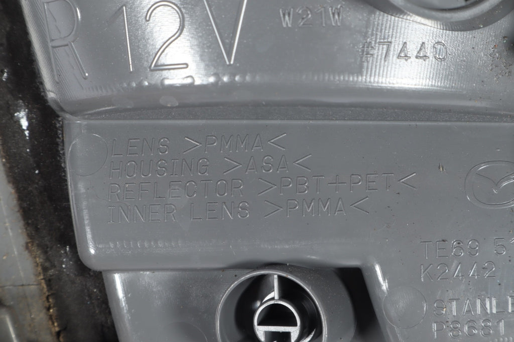 2010-2012 MAZDA CX-9 REAR RIGHT INNER SIDE DECK LID MOUNTED TAIL LIGHT OEM