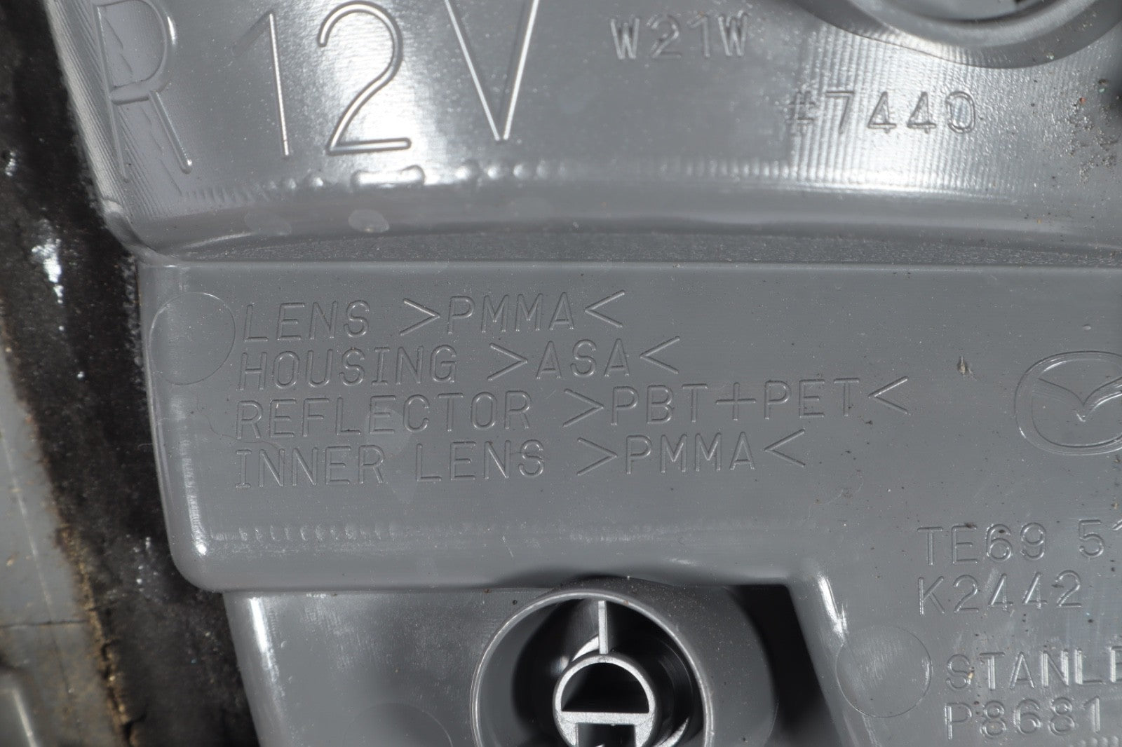 2010-2012 MAZDA CX-9 REAR RIGHT INNER SIDE DECK LID MOUNTED TAIL LIGHT OEM