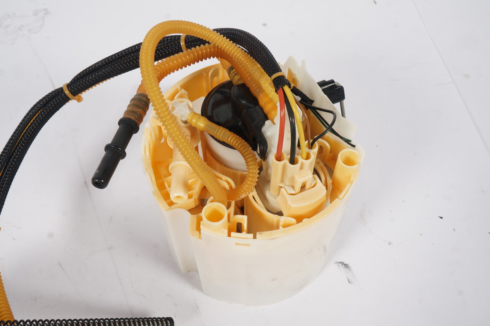 2018-2025 ALFA ROMEO STELVIO TI FUEL PUMP ASSEMBLY 00505680740 OEM