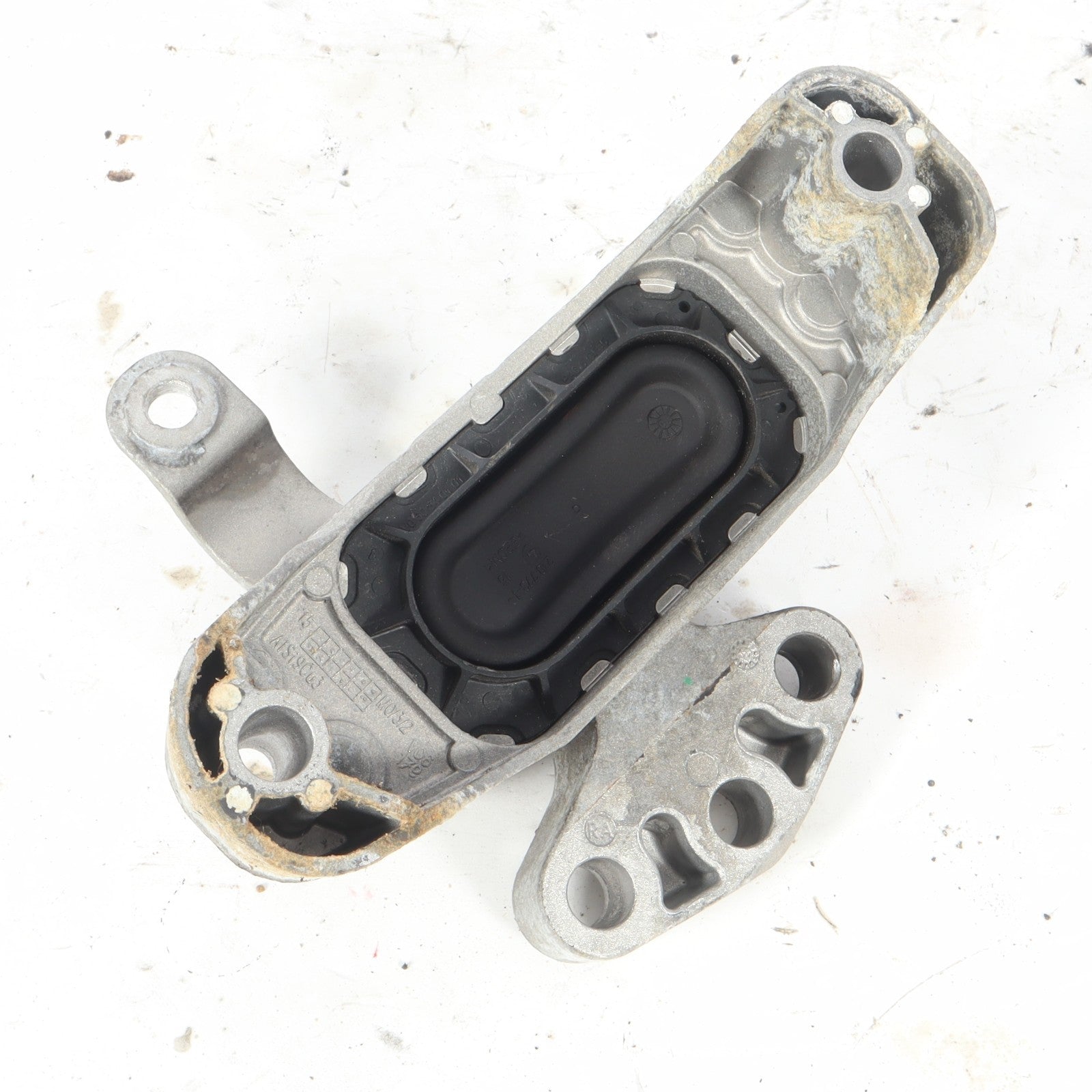 2016–2019 BUICK CASCADA FRONT LEFT ENGINE MOUNT BRACKET OEM