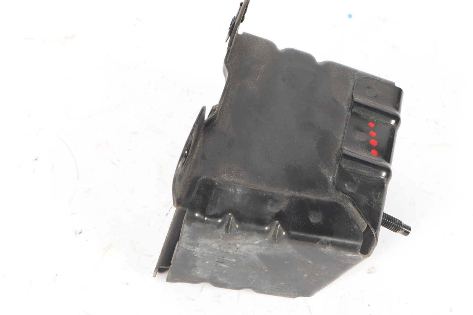 2013-2017 NISSAN LEAF REAR RIGHT REINFORCEMENT BRACKET OEM