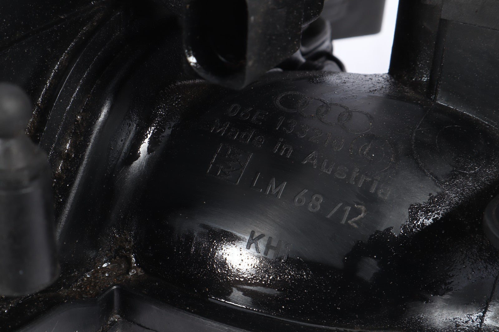 2008-2010 AUDI A4 2009-2012 Q5 3.2L ENGINE INTAKE MANIFOLD OEM 06E133210