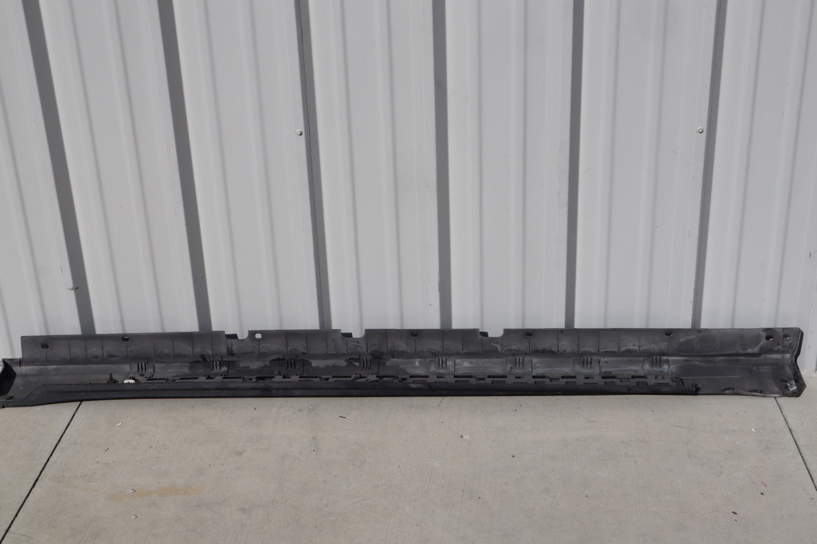 2018 - 2021 Alfa Romeo Stelvio Right Rocker Molding Cover Panel OEM