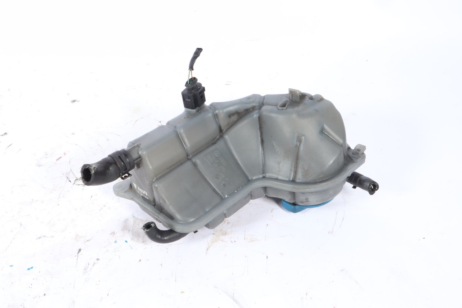 2002-2009 Audi A4 Coolant Expansion Reservoir Tank w/Blue Cap 8E0121403A OEM