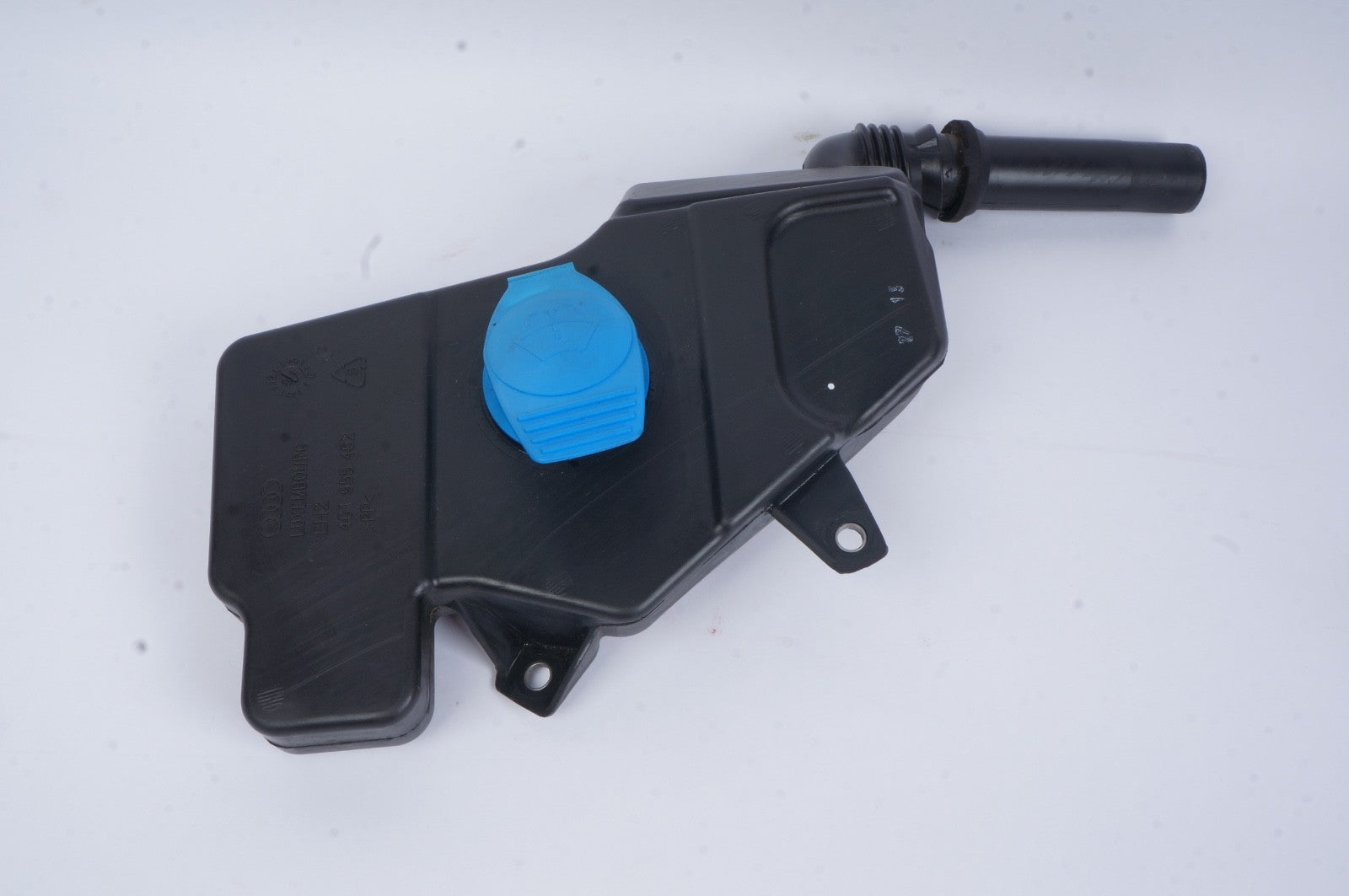 2012 - 2017 Audi A7 C7 OEM Left Front Windshield Washer Reservoir Tank 4G1955462